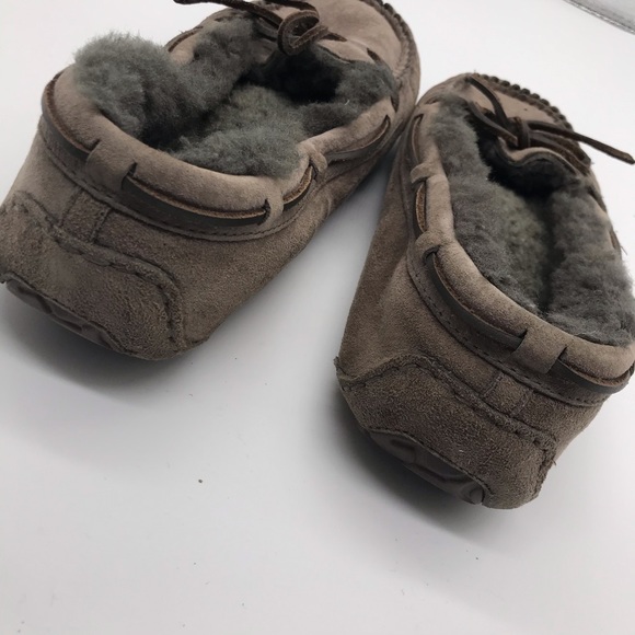 Uggs flats size 7 brown - Picture 3 of 5